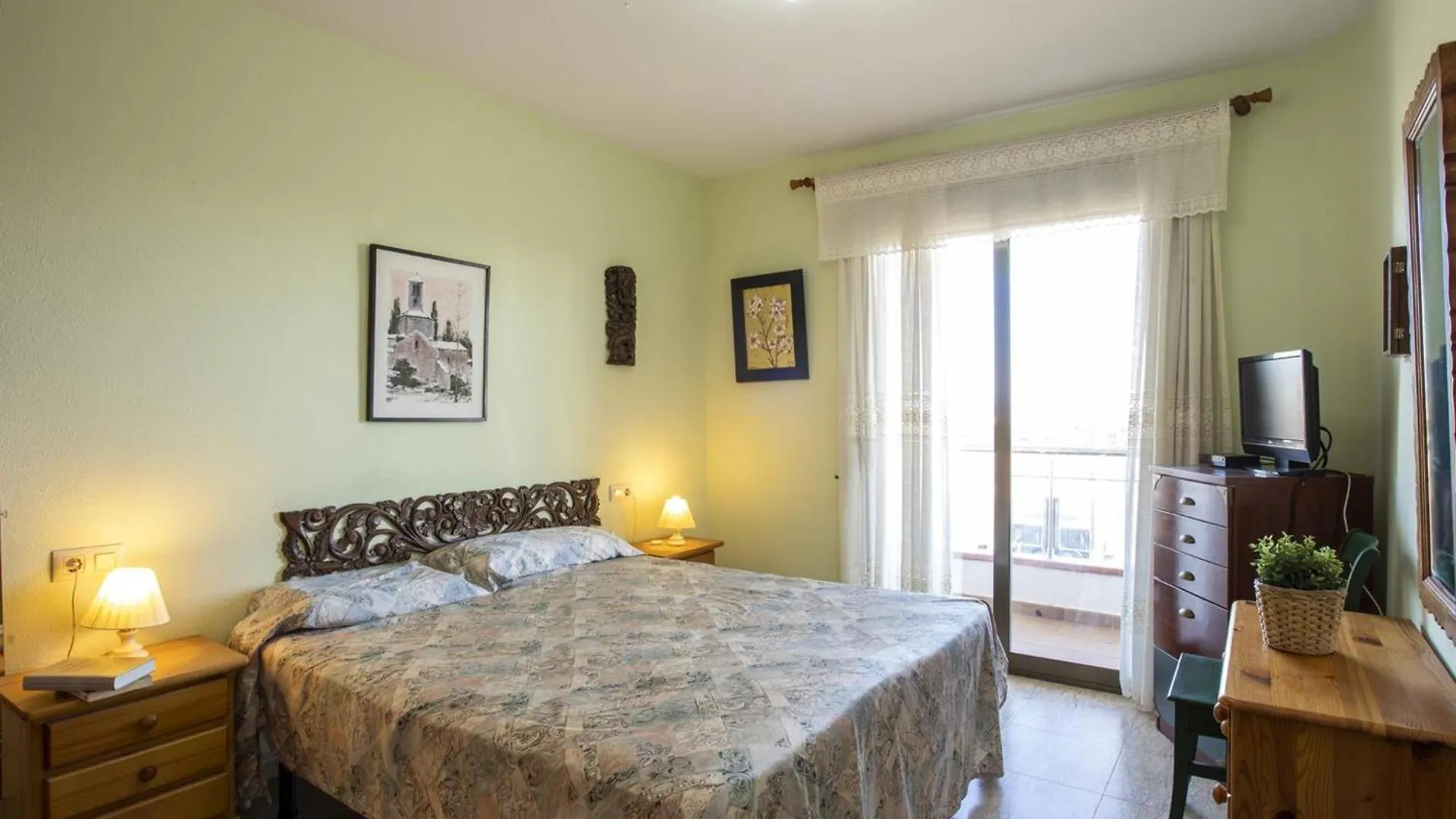 Apartamento En Empuriabrava: Frente Al Mar, Piscinas, Parking Y Vistas A La Bahia - Hisp-288-39 Apartment
